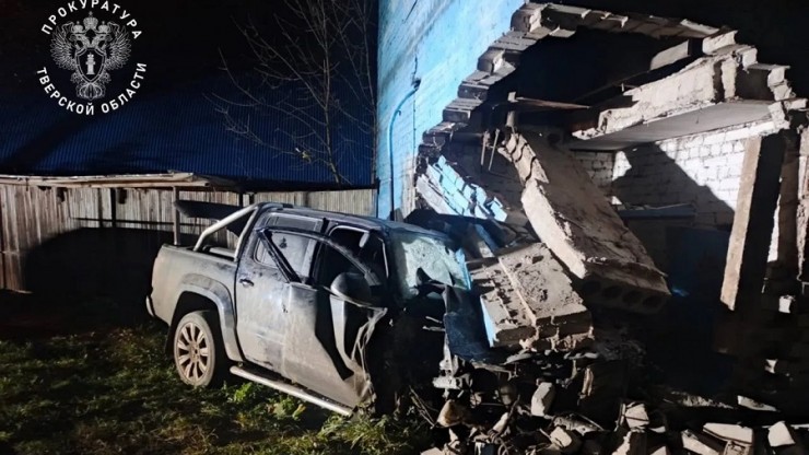 В Тверской области будут судить водителя, снесшего стену трансформаторной будки - новости ТИА