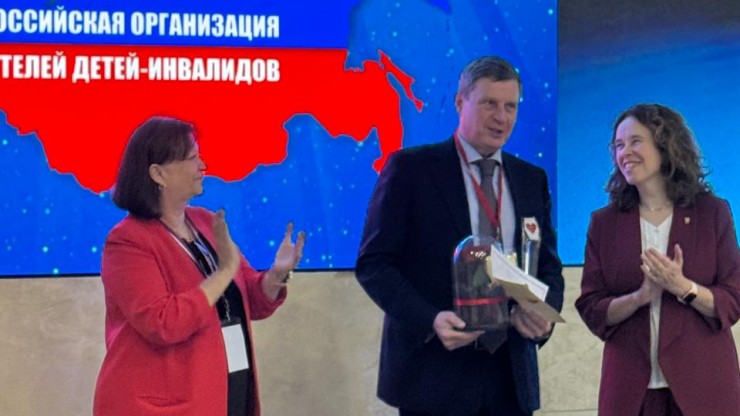 Сенатор Андрей Епишин награждён Всероссийской премией "Родительское спасибо" - новости ТИА