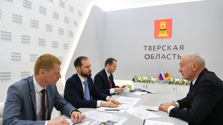 Виталий Королев подписал соглашение по развитию в регионе производства доступных лекарств - новости ТИА