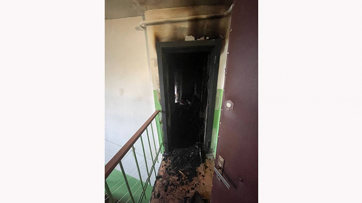 Очевидцы: В Торжке мужчина выпал из окна горящей квартиры на пятом этаже - новости ТИА