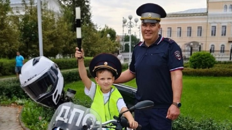 Сотрудники Госавтоинспекции сегодня отмечают свой профессиональный праздник - новости ТИА