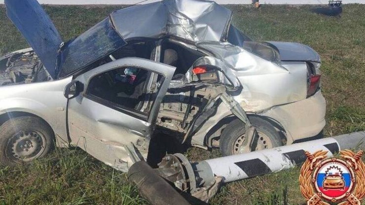 В Тверской области на М-9 Renault Logan врезался в опору ЛЭП - новости ТИА
