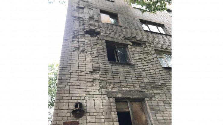 В Осташкове разрушается стена не расселённого общежития - новости ТИА