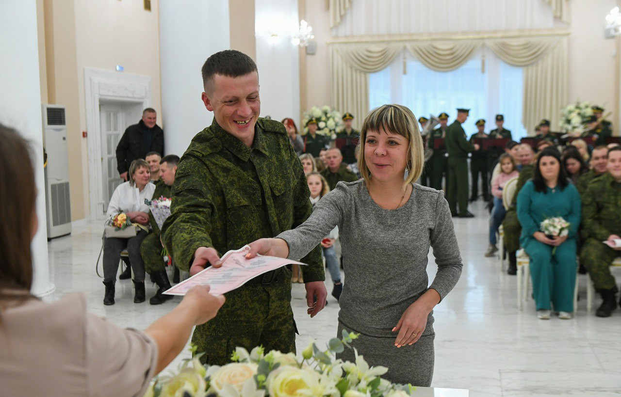 3 октября в Твери 26 мобилизованных привели невест в ЗАГС | 03.10.2022 |  Тверь - БезФормата