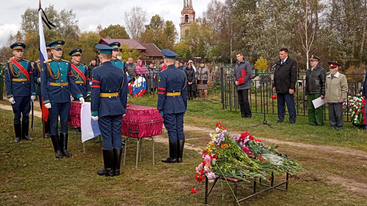 В Рамешках похоронили погибшего в ходе СВО Андрея Травина, награжденного орденом - новости ТИА