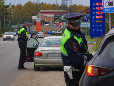 Автоинспекторы устроили массовую проверку водителей в Конаковском районе - новости ТИА