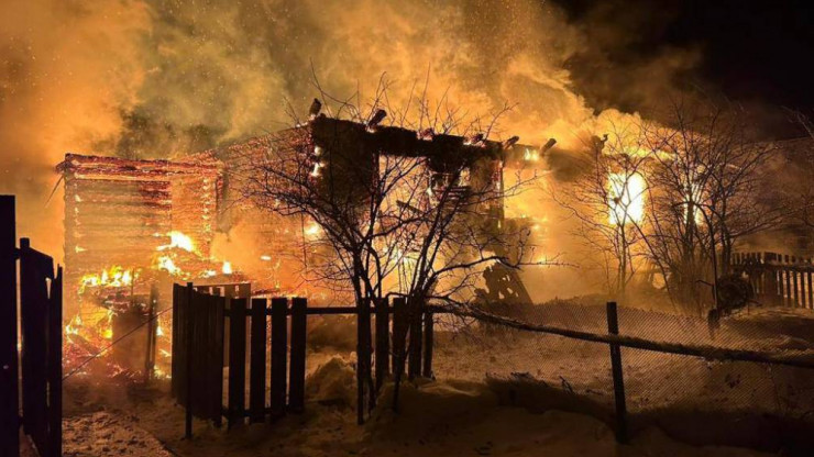 Трое малолетних детей погибли на пожаре в Тверской области - новости ТИА