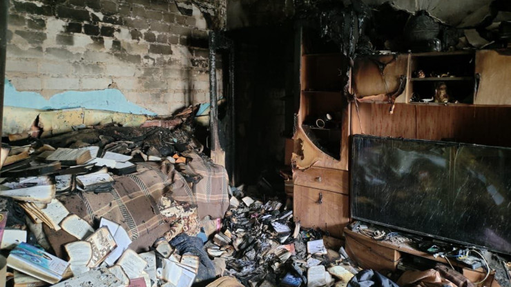 Тверские следователи выясняют причины пожара в квартире, где погиб мужчина - новости ТИА