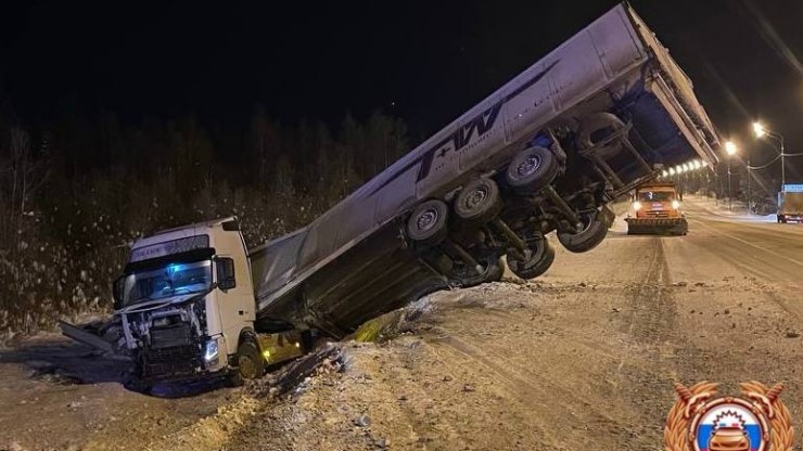 На трассе в Тверской области фура вылетела на встречку, погибли люди - новости ТИА