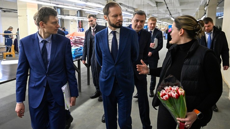 Глава региона оценил мощности Вышневолоцкого комбината "Парижская Коммуна" - новости ТИА