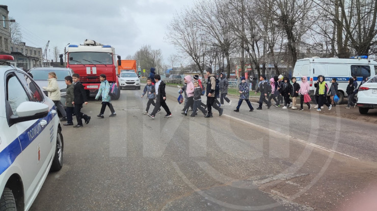 В Твери эвакуировали детей из школы №2 из-за сообщении о возможном преступлении - новости ТИА