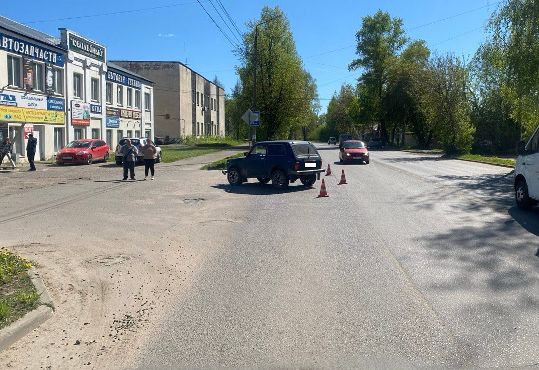 В Кимрах подростки на мотоцикле врезались в 