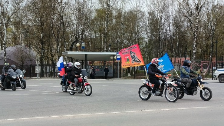 В Бежецке участники мотосообщества выгнали железных коней - новости ТИА