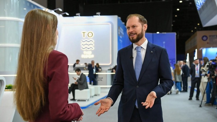 Виталий Королев подвел итоги первого дня ПМЭФ-2026 - новости ТИА