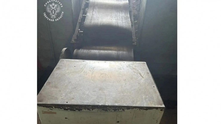 В Твери рабочий получил смертельные травмы, передвигая коробки с продуктами - новости ТИА