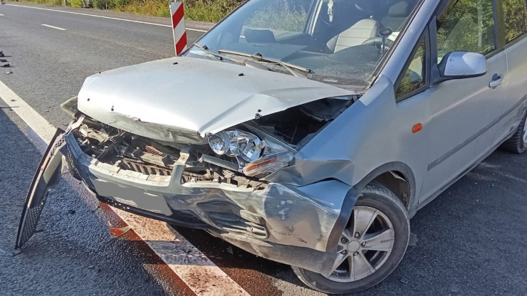 В ДТП на трассе М-9 в Тверской области пострадали два человека - новости ТИА