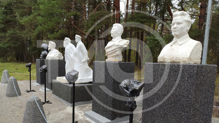 На территории мемориала "Медное" устанавливают памятники революционерам - новости ТИА