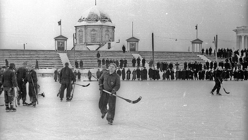 Стадион "Химик", 50-е. Фотограф: Александр Смирнов. Оцифровка: Максим Малахов.