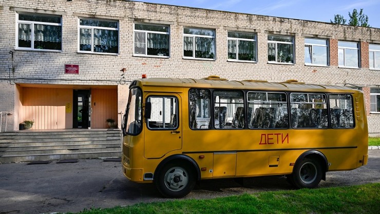 Игорь Руденя передал Горицкой школе Кимрского округа новый автобус - новости ТИА