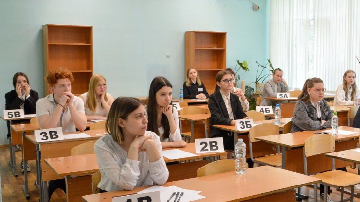 В Тверской области 15 выпускников получили 100 баллов за ЕГЭ по химии - новости ТИА