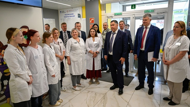 Игорь Руденя посетил медицинский колледж и ЦРБ в городе Кимры - новости ТИА