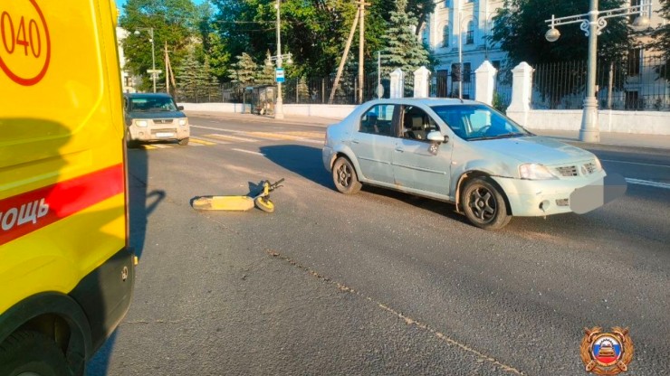 В Твери два подростка на самокате попали под колёса авто - новости ТИА