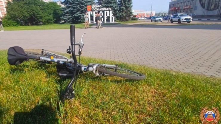 На площади у вокзала в Твери подросток на велосипеде сбил пешехода - новости ТИА