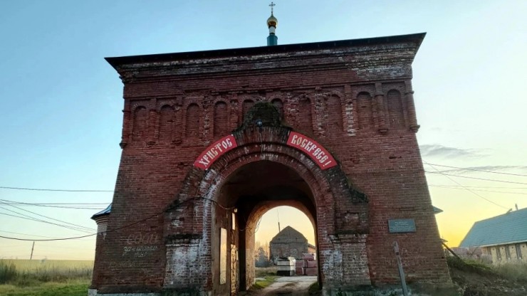 Стала известна судьба древних надгробий в старинном тверском монастыре - новости ТИА