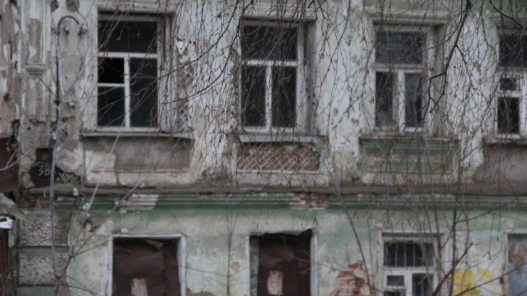 В Заволжском районе деревянный барак признали аварийным и подлежащим сносу - новости ТИА