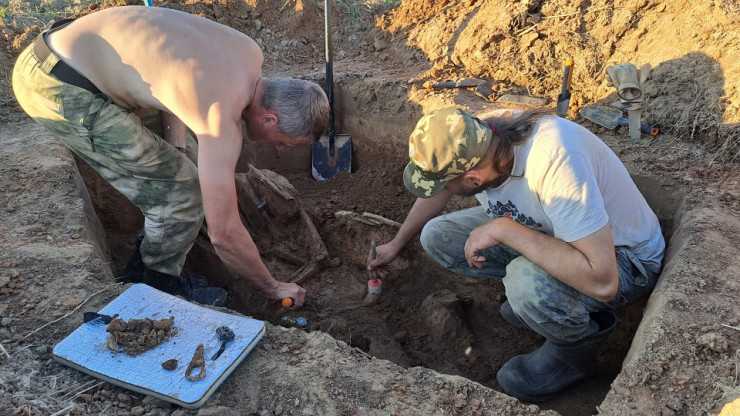 Во Ржеве по самодельной записке в гильзе поисковики узнали имя погибшего бойца - новости ТИА