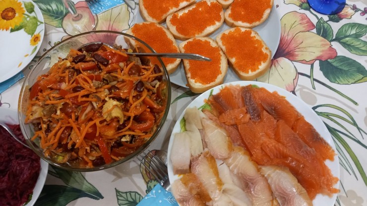 Пища не переваривается, а гниет: врач рассказала, почему нельзя есть перед сном - новости ТИА