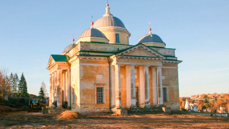 В Старице благоустраивают территорию Борисоглебского собора - новости ТИА