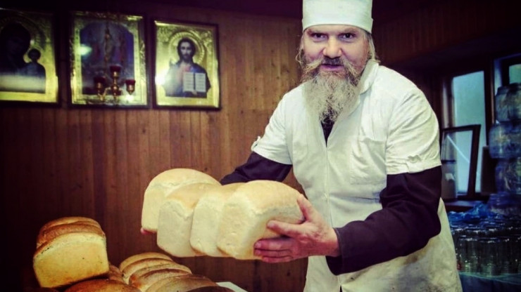 На праздник в Нило-Столобенской пустыни выпекали около семи тысяч хлебов - новости ТИА