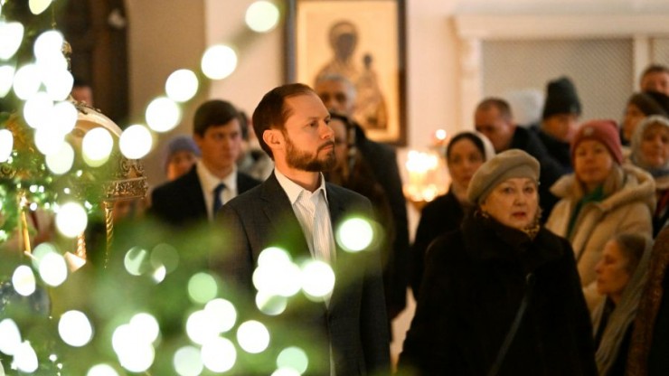 Виталий Королев посетил Рождественское бдение в Спасо-Преображенском соборе Твери - новости ТИА