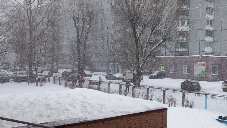 Над Тверью прошел необычный снег - народные новости ТИА