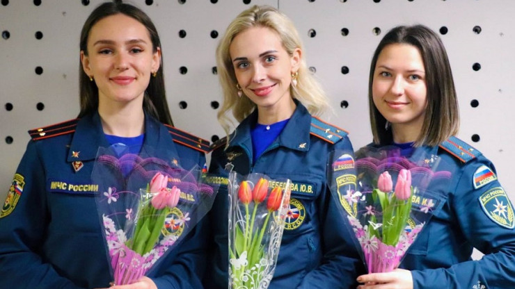 В преддверии 8 марта сотрудницы МЧС Тверской области посоревновались в меткости - новости ТИА