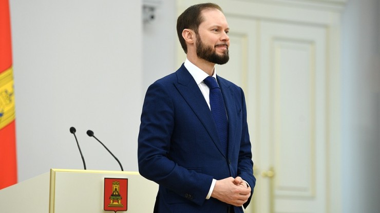 Накануне 8 марта Виталий Королев наградил жительниц Тверской области - новости ТИА