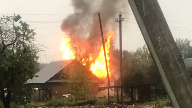 В Кимрах молния попала в дом и сожгла его - новости ТИА