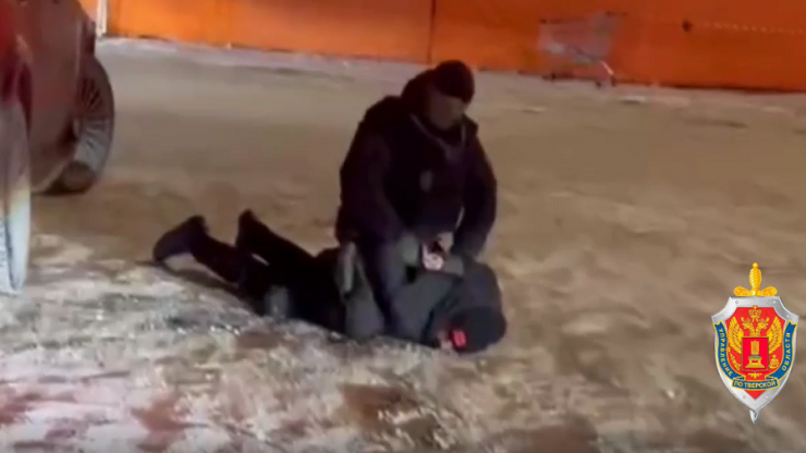 Жители Воронежа пытались подкупить сотрудника ФСБ в Тверской области - новости ТИА