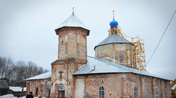 В Тверской области на храме старинного села Тысяцкое установили купол и крест - новости ТИА