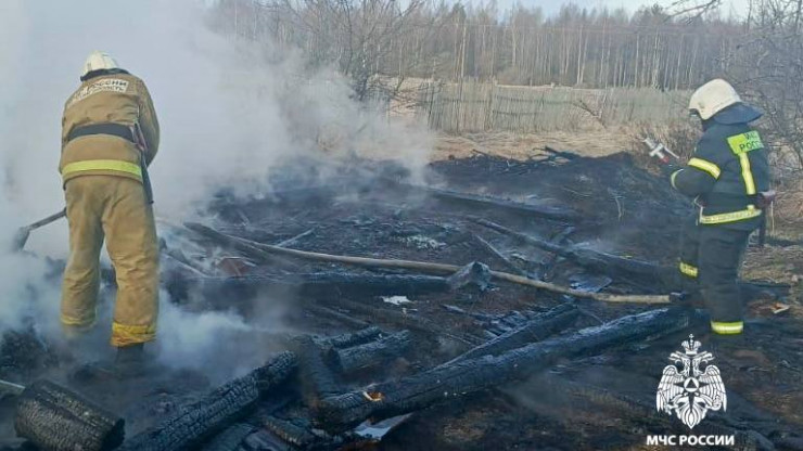 В Тверской области пожарные и добровольцы спасли жилой дом от огня - новости ТИА