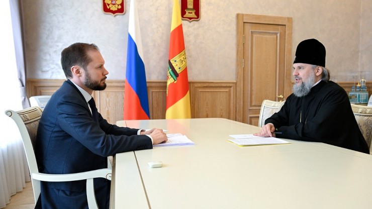 Митрополит Амвросий пригласил Виталия Королева на Пасхальное богослужение - новости ТИА