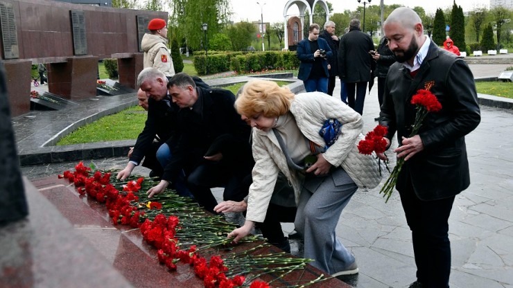 Тверские парламентарии почтили память павших в годы Великой Отечественной войны - новости ТИА