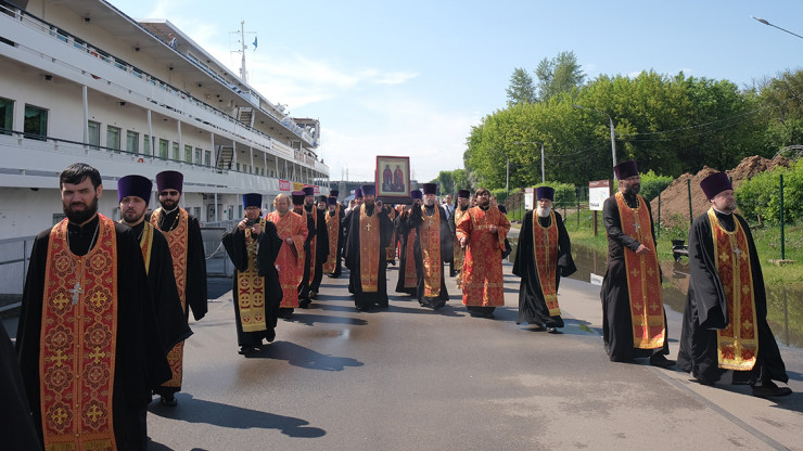 Участники Волжского крестного хода побывали в Твери и продолжили маршрут - новости ТИА