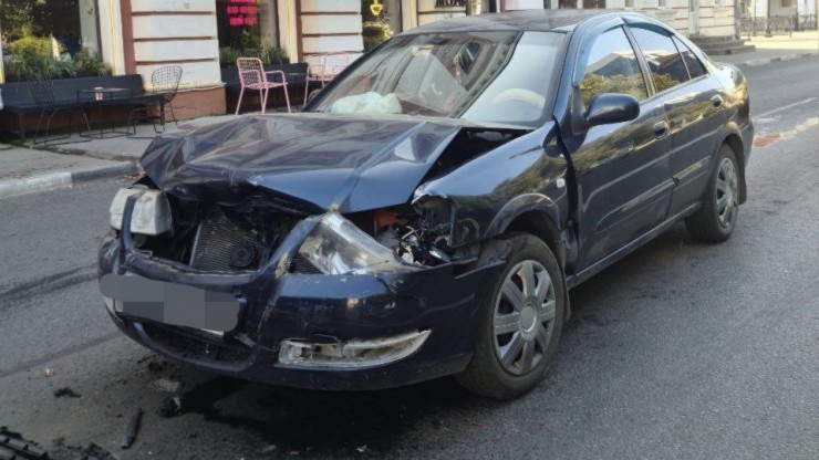 В Твери водитель не заметил автомобиль и врезался в него - новости ТИА