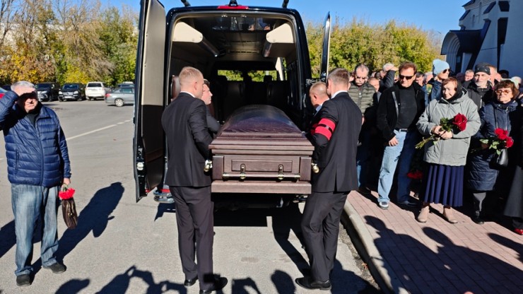В Твери проводили в последний путь легендарного шансонье Леонида Телешева - новости ТИА