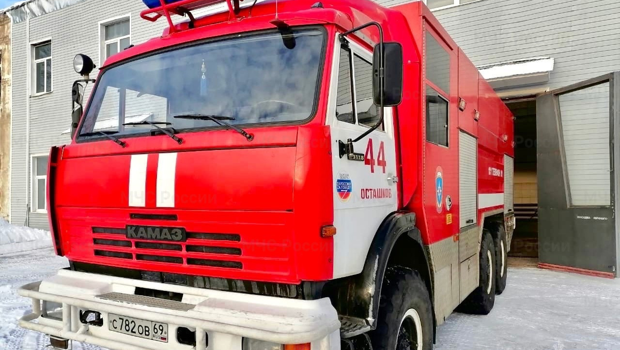 В Тверской области сотрудники МЧС спасли замерзавших в машине людей - ТИА