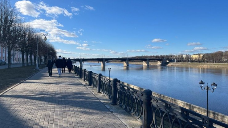 На набережной в Твери может провалиться грунт, возможен выброс кипятка - новости ТИА