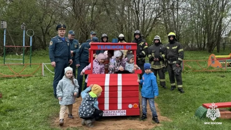 У детского сада в Тверской области появилась личная пожарная машина - новости ТИА