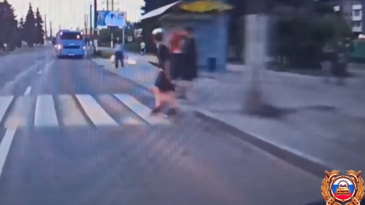 ГИБДД опубликовала видео наезда автобуса на подростка в Твери - новости ТИА